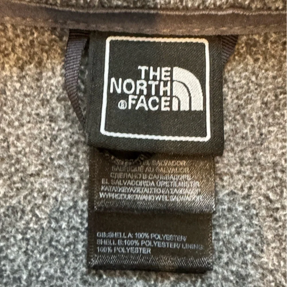 The North Face Mens classic full zip layering fleece